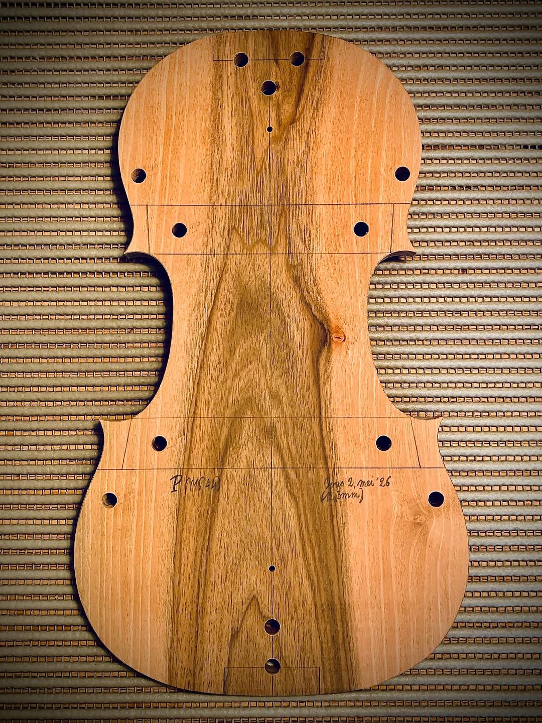 Violin mould — traditional Cremonese construction method